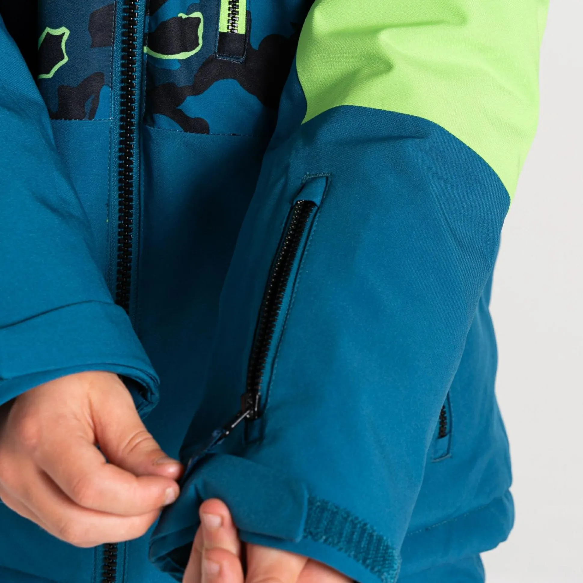 Dare 2b - Kids' Traverse II Ski Jacket | Green Blue Camo Print