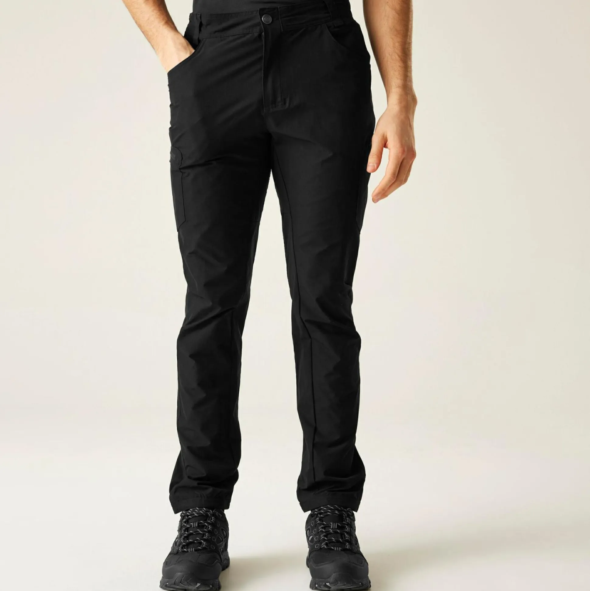 Dare 2b - Men's Tuned In II Multi-Pocket Walking Trousers | Black