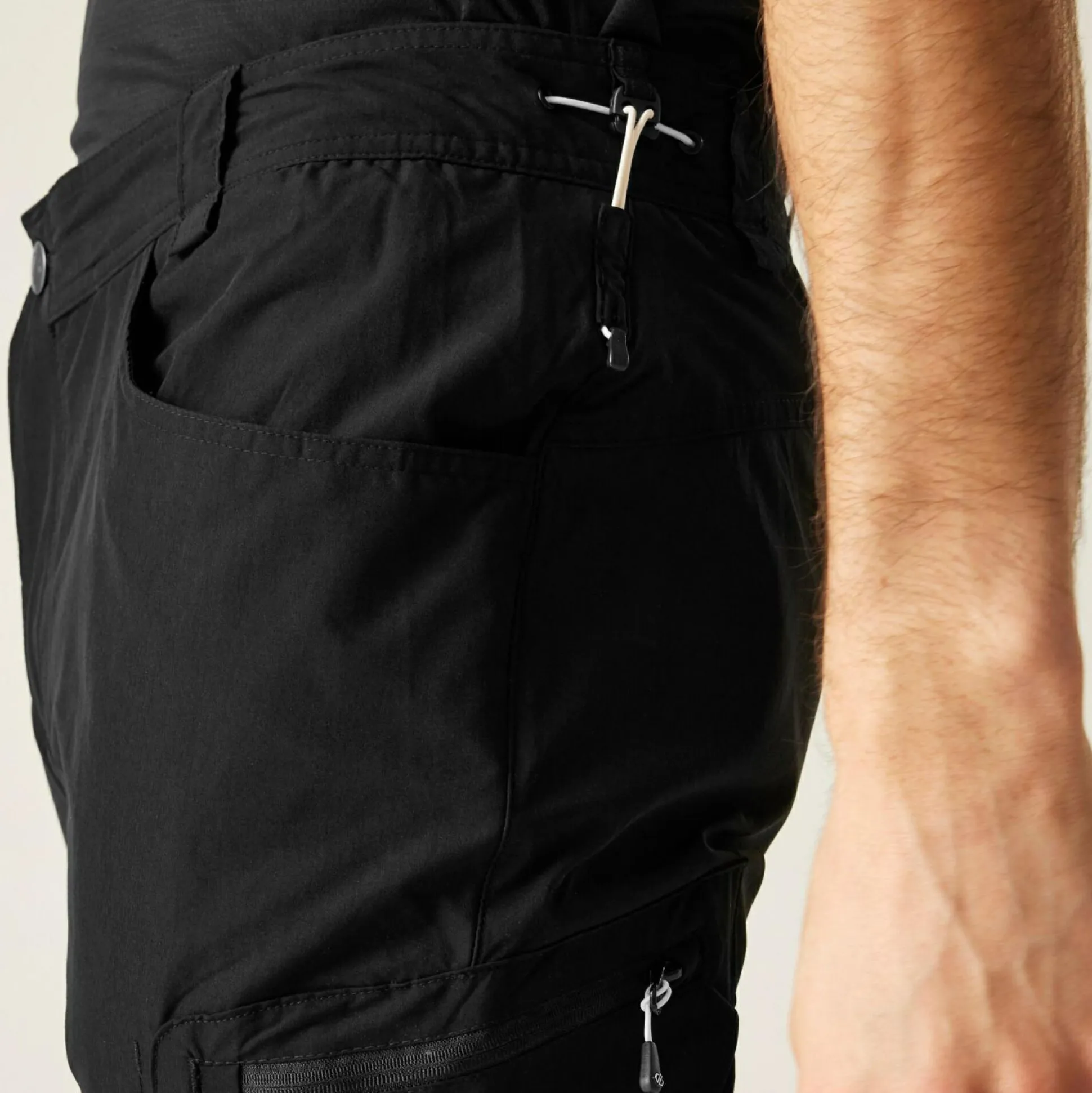Dare 2b - Men's Tuned In II Multi-Pocket Walking Trousers | Black