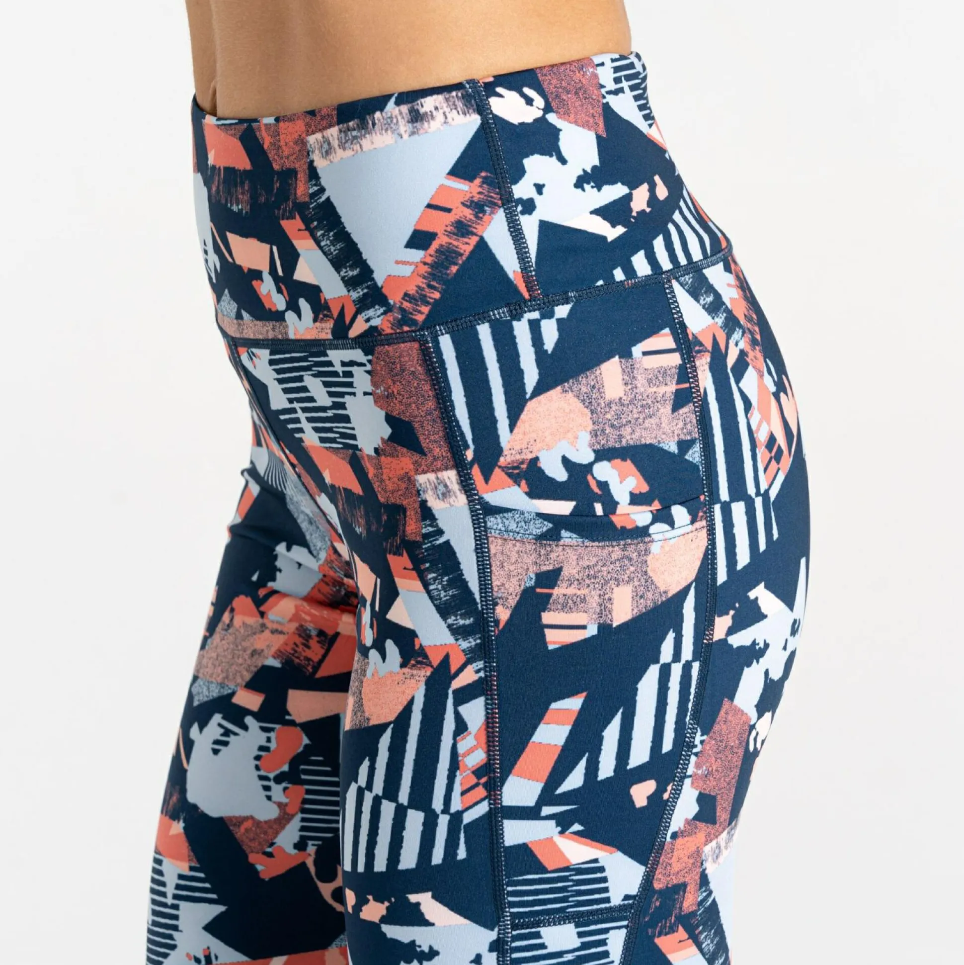 Dare 2b - Women's Influential II 3/4 Leggings | Iridescent Sketch Geo