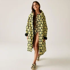 Orla Kiely Girls Changing Robe | Spinning Flower Black
