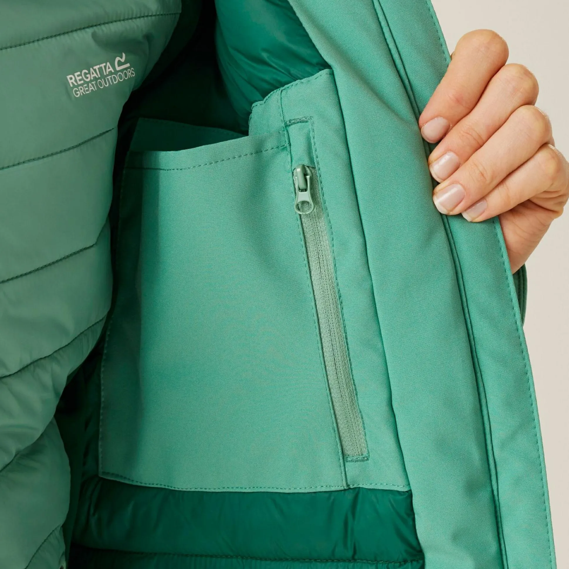 Women's Reeah Waterproof Insulated Jacket | Dusty Green Rain Forest Green