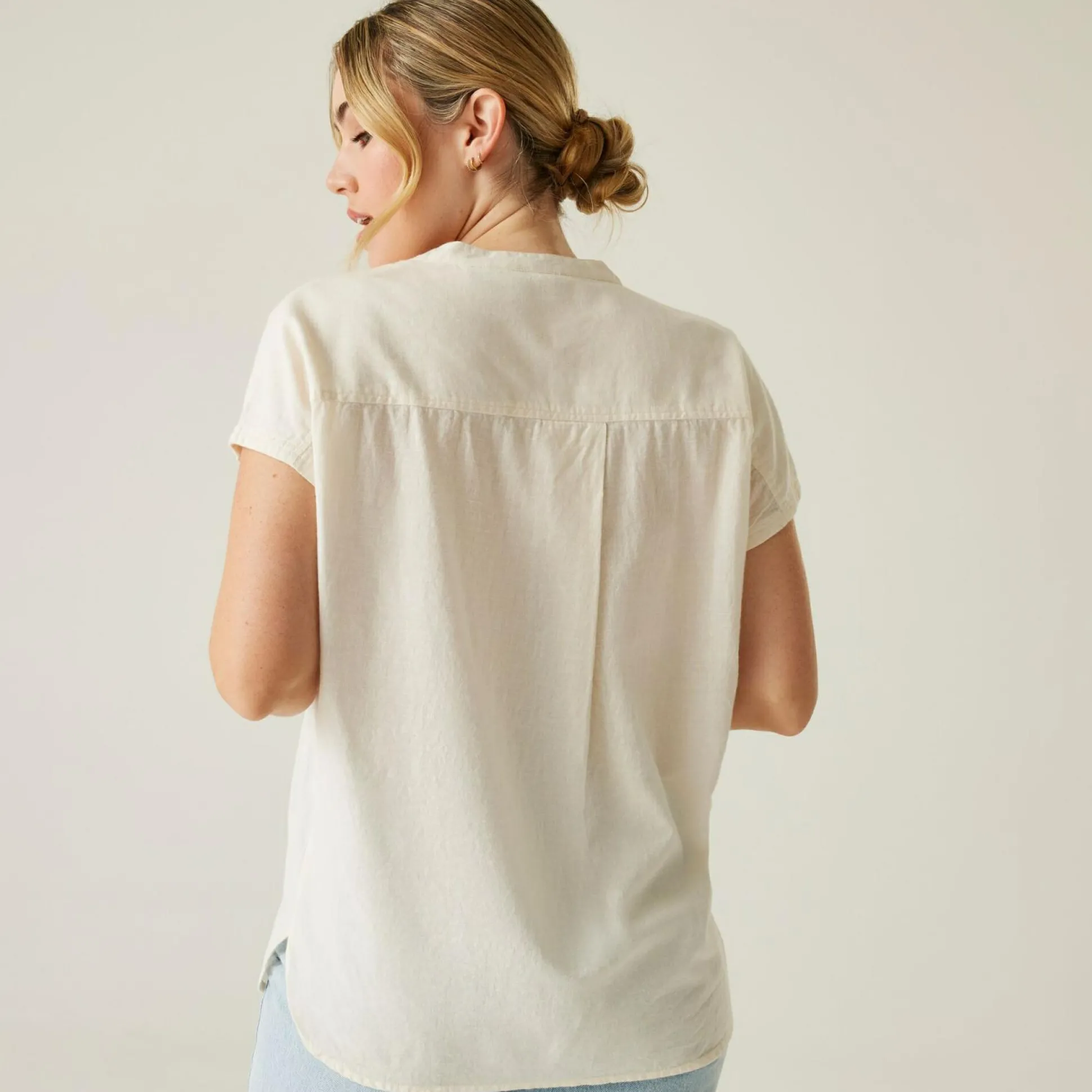Women's Rianne V Neck Shirt | Light Vanilla